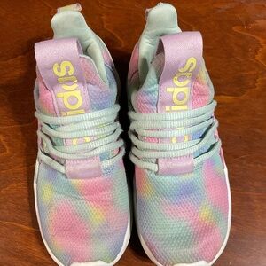 Adidas Kids lite racer girls size 13. K157